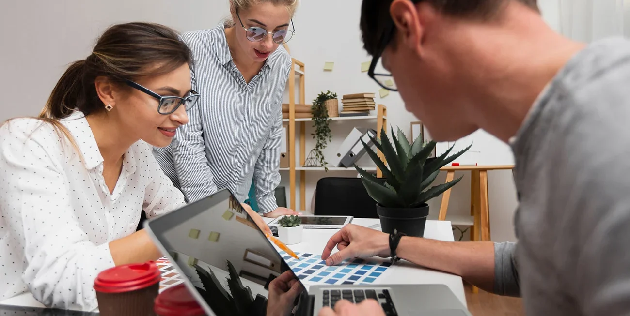 Markanızın küresel varlığını genişletmek için tasarlanmış stratejilerle sınırların ötesine ulaşmasına yardımcı oluyoruz. Kültürel içgörü, uluslararası pazarlama kanalları ve yaratıcı hikaye anlatımını birleştirerek, markanızın dünya çapındaki kitlelerle bağlantı kurmasını sağlıyoruz. Her girişim, mesajınızın pazarlarda yankı bulmasını, tanınırlık, güven ve küresel ölçekte uzun vadeli büyüme oluşturmasını sağlamak için özenle tasarlanmıştır.